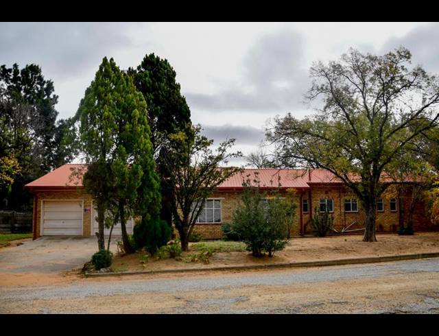 4 BEDROOM HOUSE FOR SALE IN MEYERHOF